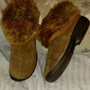 3/$12 😀Isotona slippers / boots